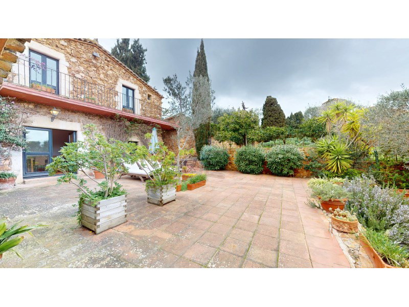 Finca for sale in Mont-Ras