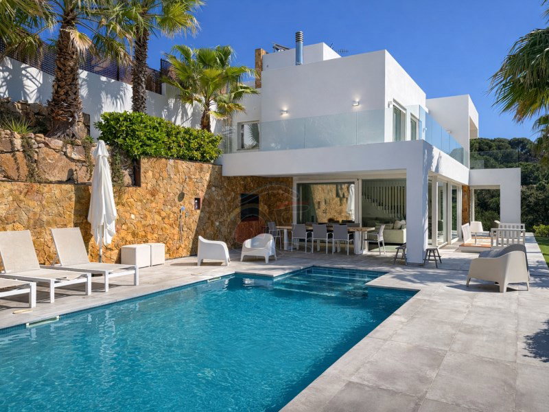 Villa for sale in Calonge