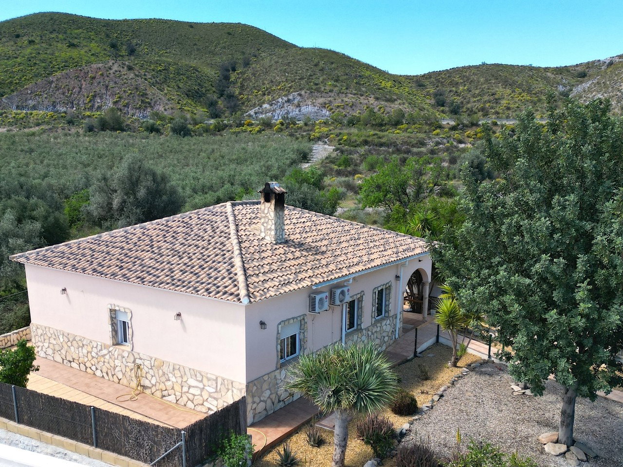 Villa for sale in Cantoria