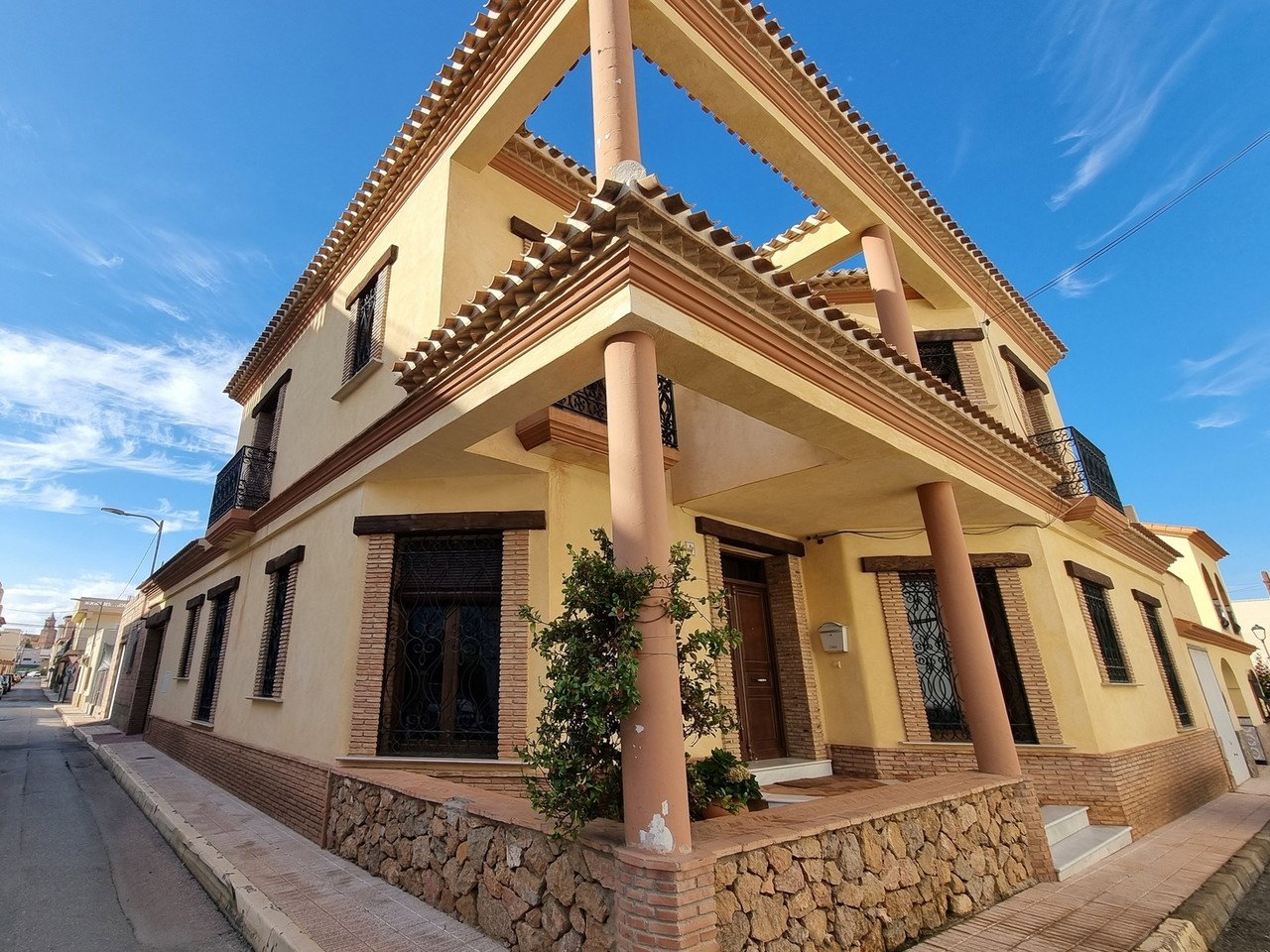 Villa for sale in Turre