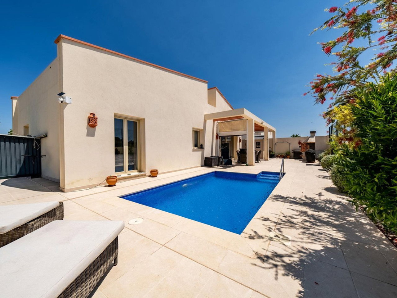 Villa for sale in Coin