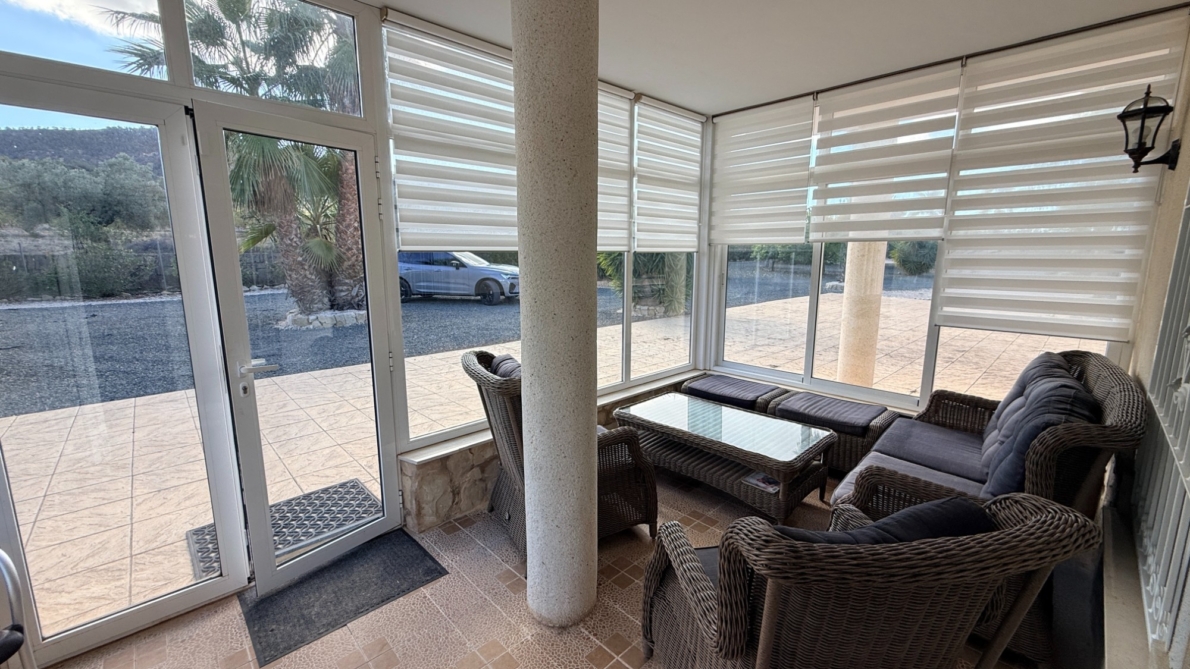 Villa for sale in Hondón de las Nieves