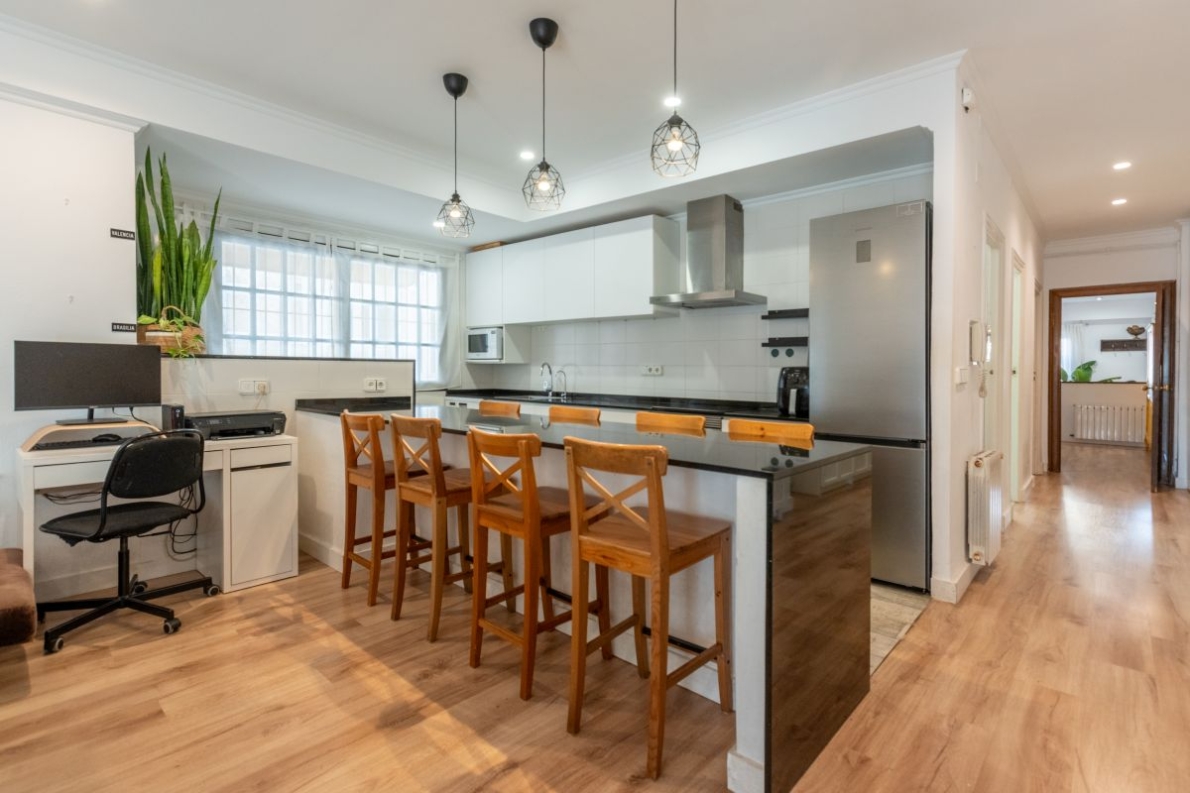 Apartment with panoramic views for sale in Valencia city