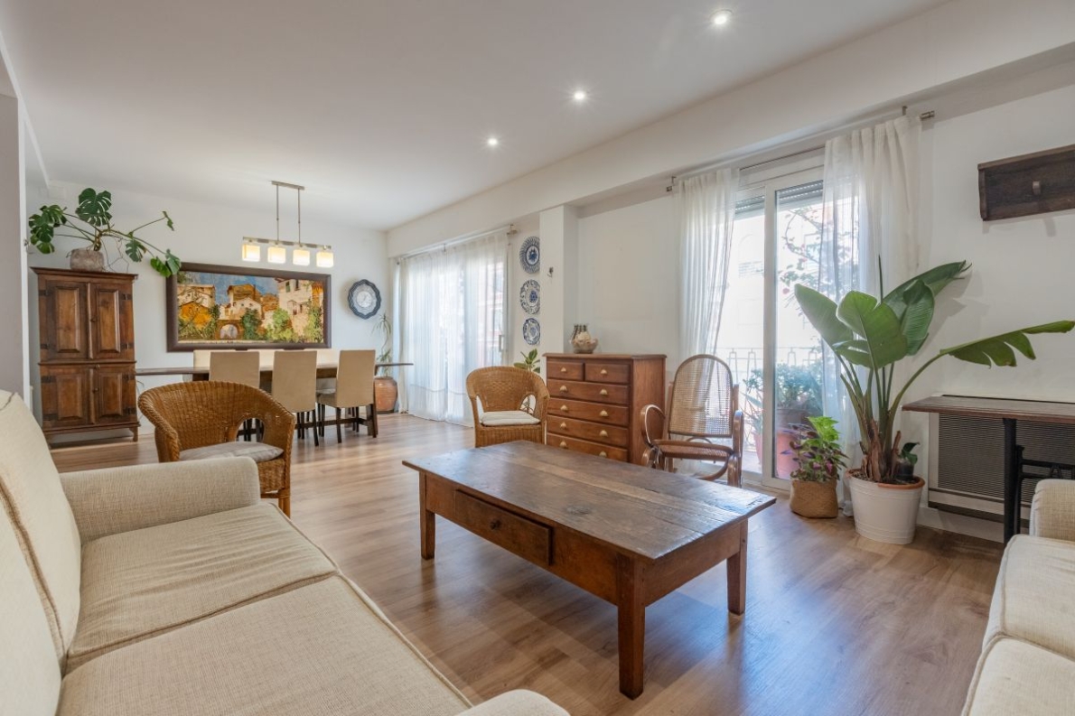 Apartment with panoramic views for sale in Valencia city