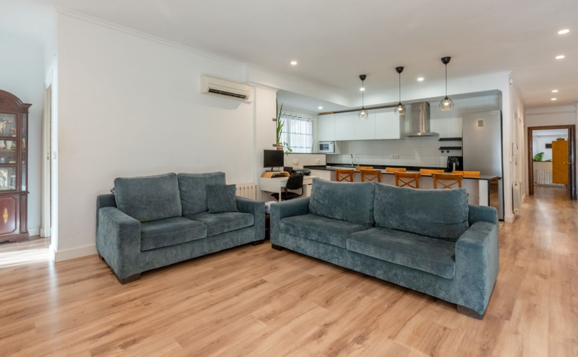 Apartment with panoramic views for sale in Valencia city