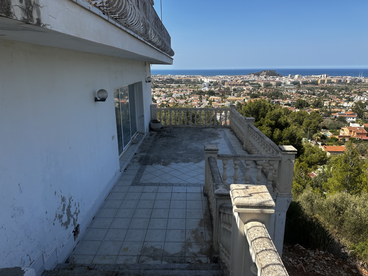 Villa for sale in Dénia