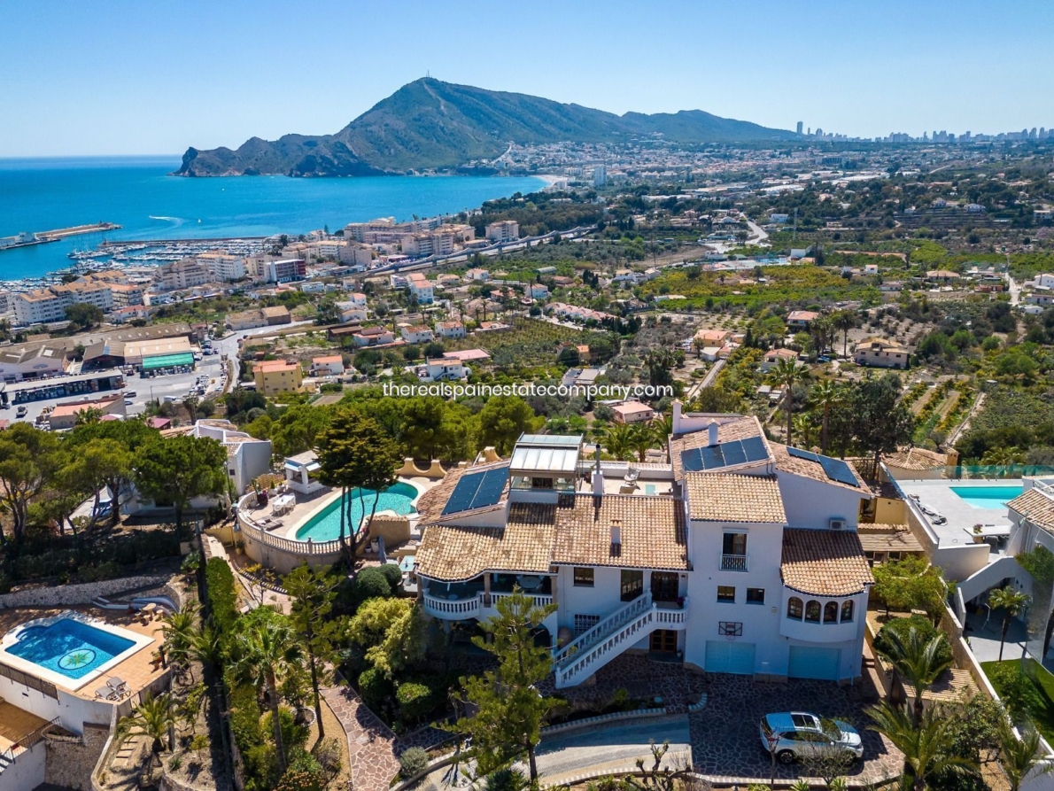 Villa for sale in Altea