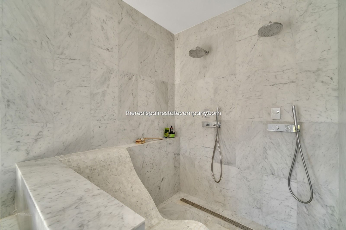 Villa for sale in Altea