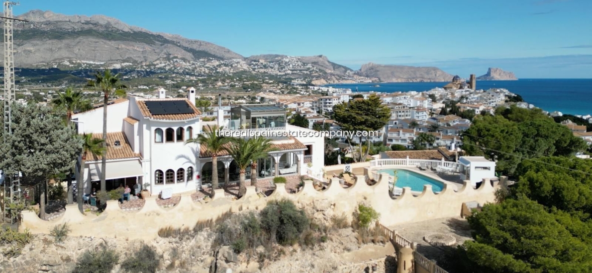 Villa for sale in Altea