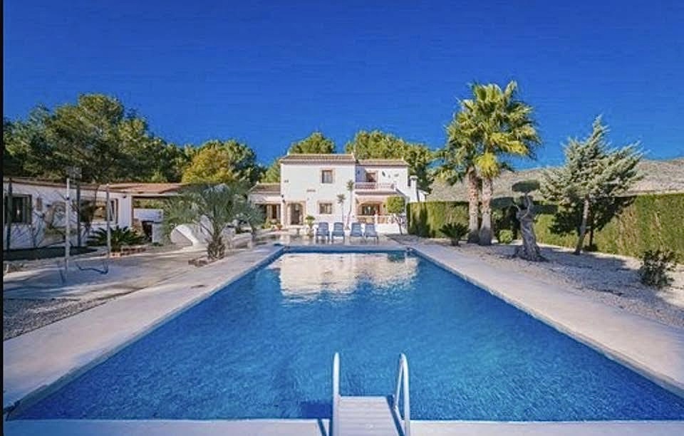 Villa for sale in Teulada