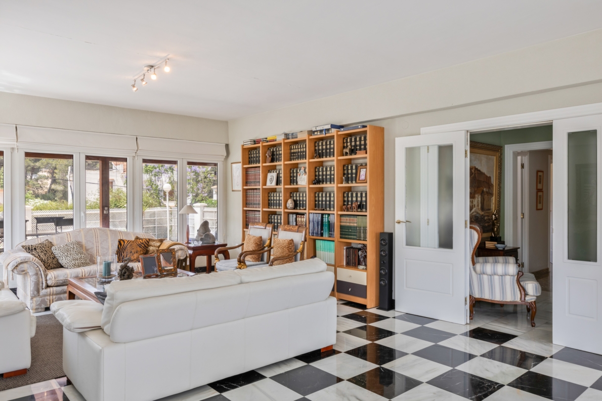 Villa for sale in Dénia