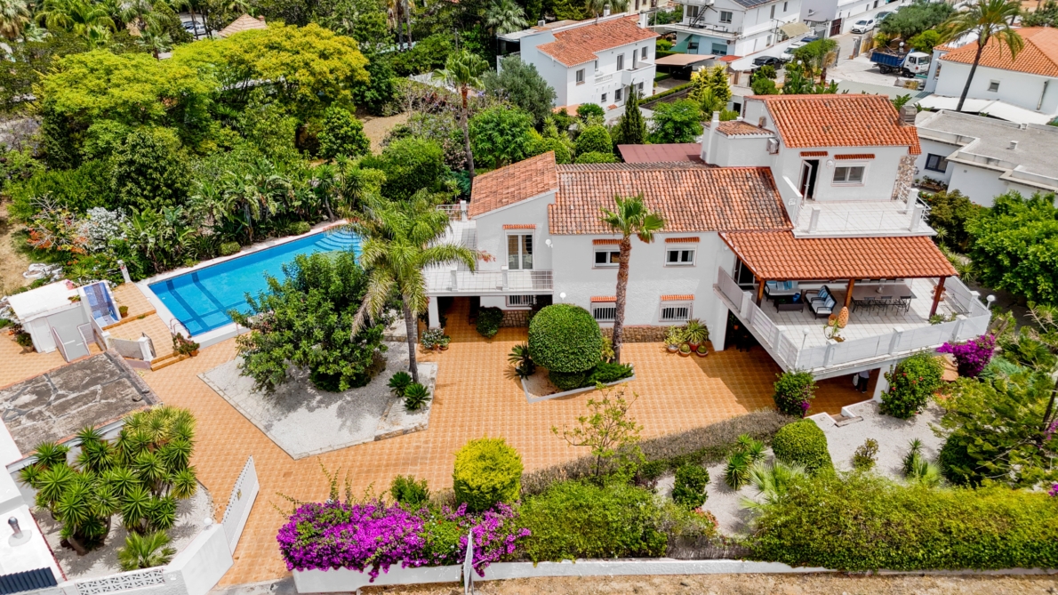 Villa for sale in Dénia