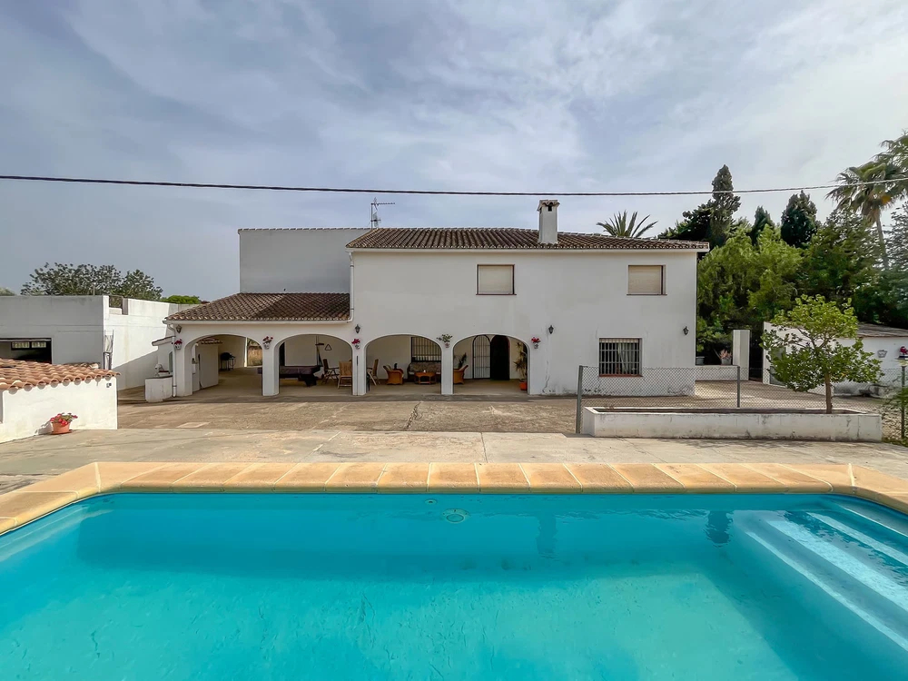 Finca for sale in Dénia