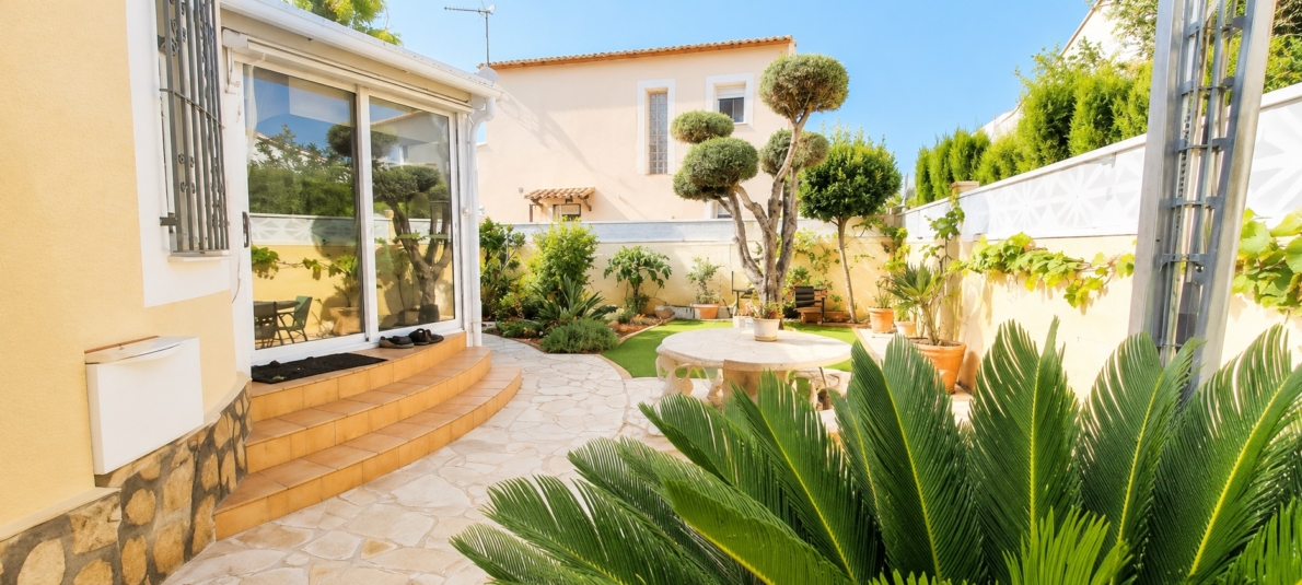 Villa for sale in Dénia