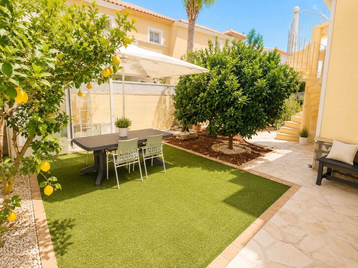 Villa for sale in Dénia