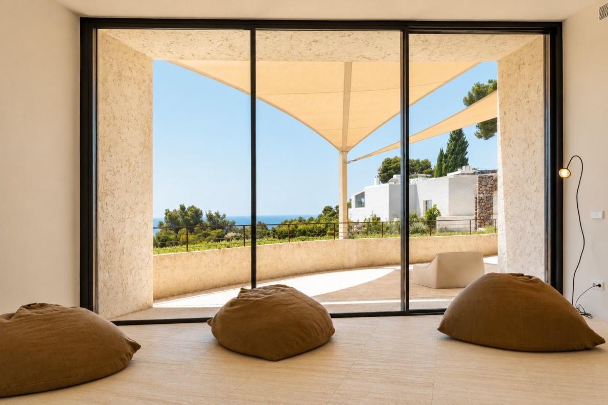 DP-02-ENJ-VI-00463-D-19 Villa for sale in Santa Eulària des Riu