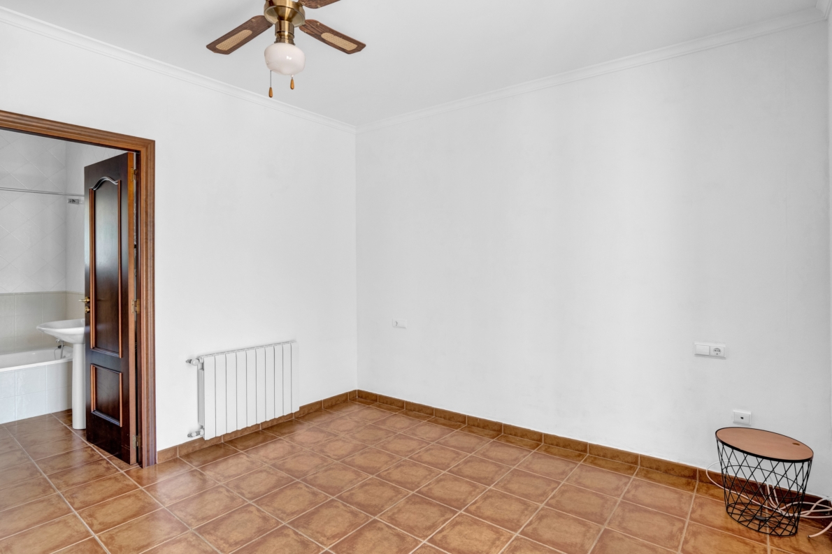 Villa for sale in Orba