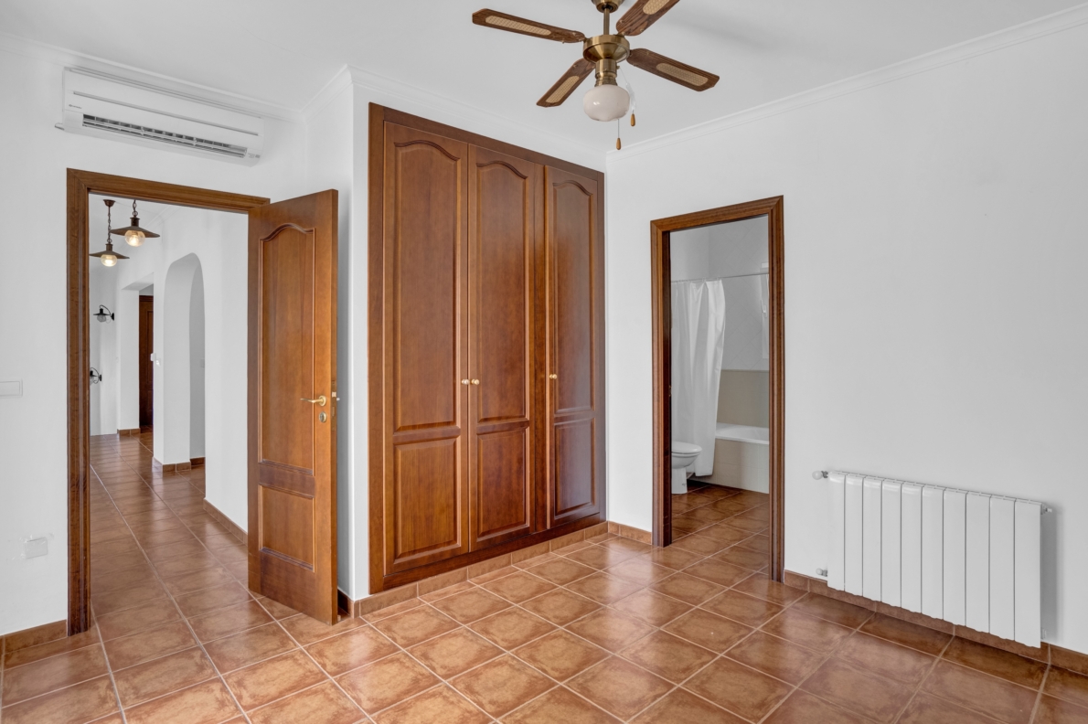 Villa for sale in Orba
