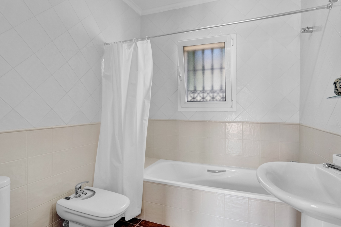 Villa for sale in Orba