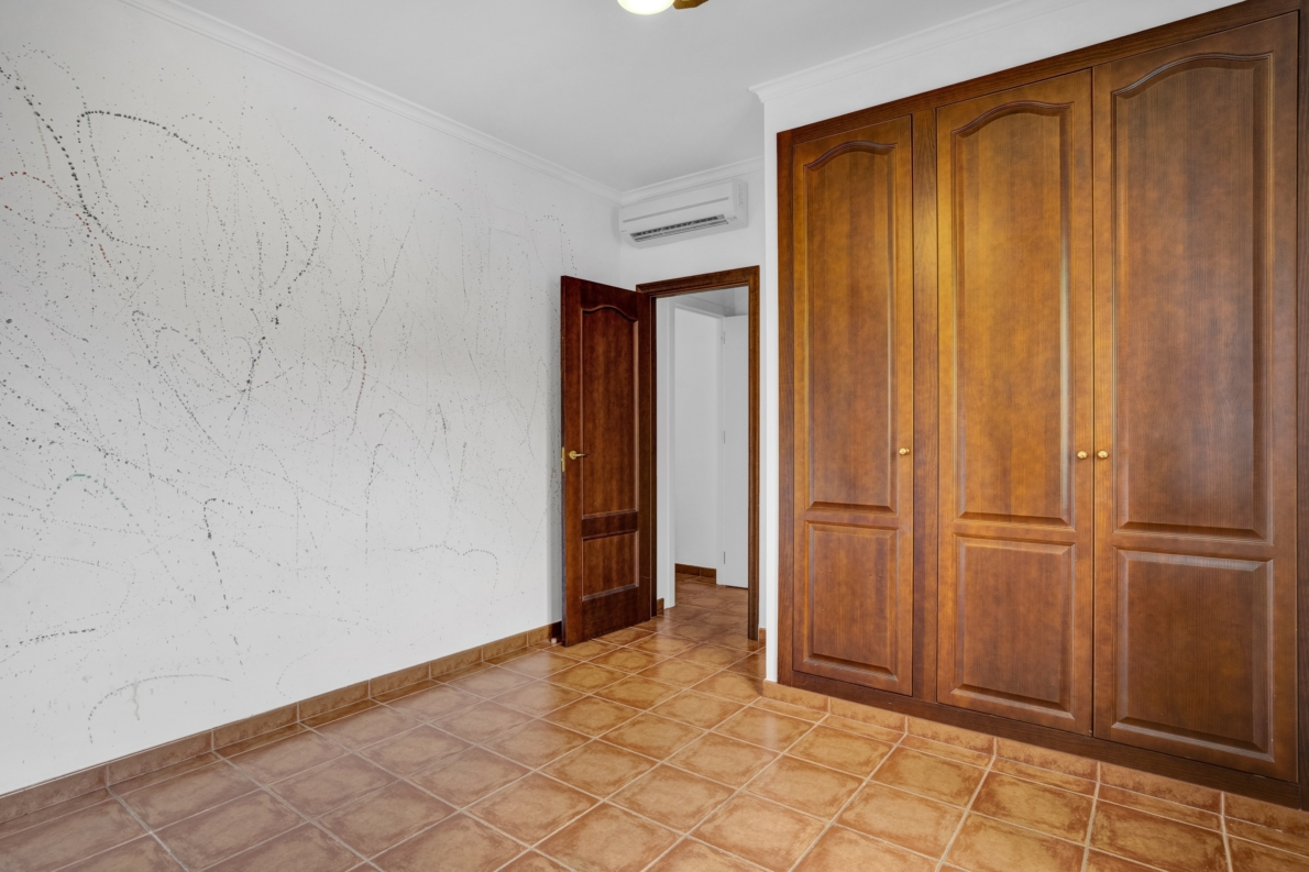 Villa for sale in Orba