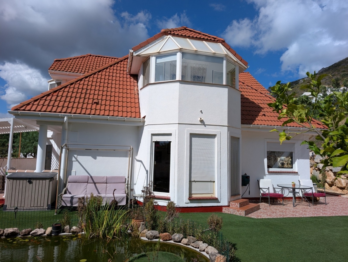 Villa for sale in Jalon