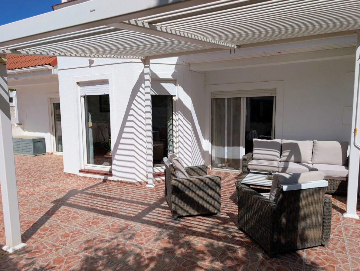Villa for sale in Jalon