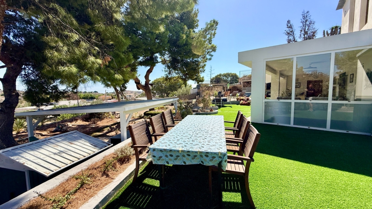 Villa for sale in Elche