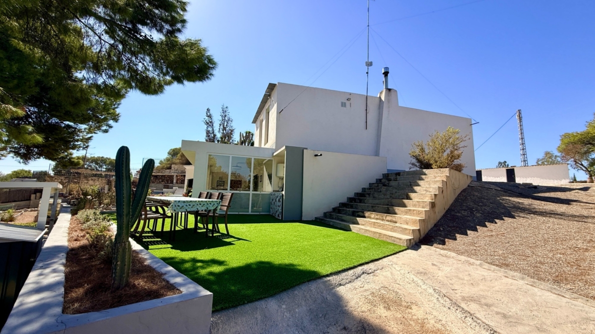 Villa for sale in Elche