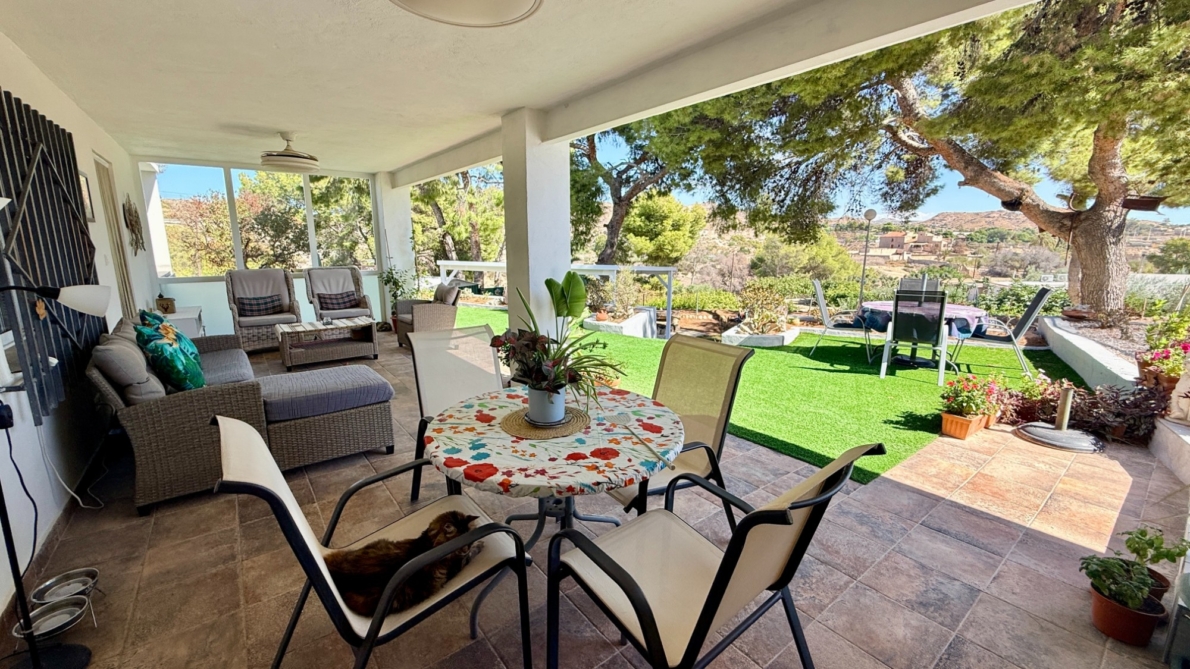 Villa for sale in Elche