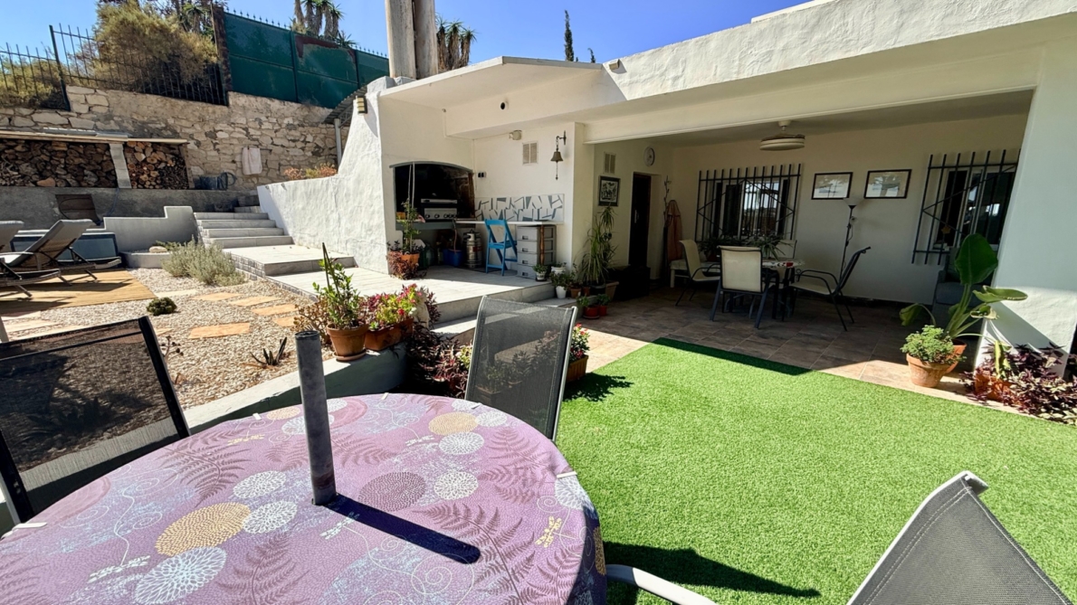 Villa for sale in Elche