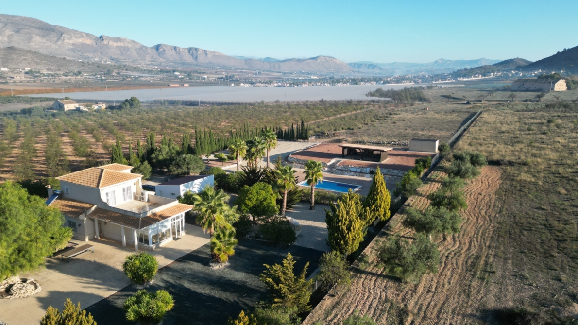 Villa for sale in Hondón de las Nieves
