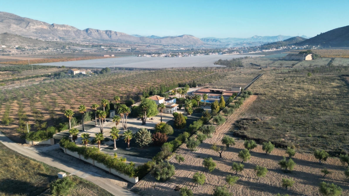 Villa for sale in Hondón de las Nieves