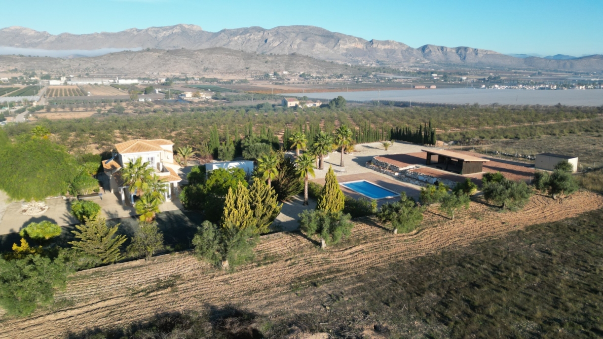 Villa for sale in Hondón de las Nieves