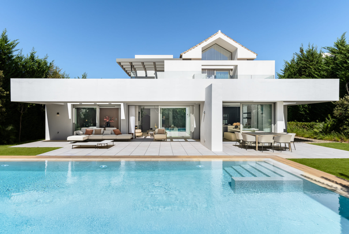 DP-100-34698397-01-16 New build Villa for sale in Estepona