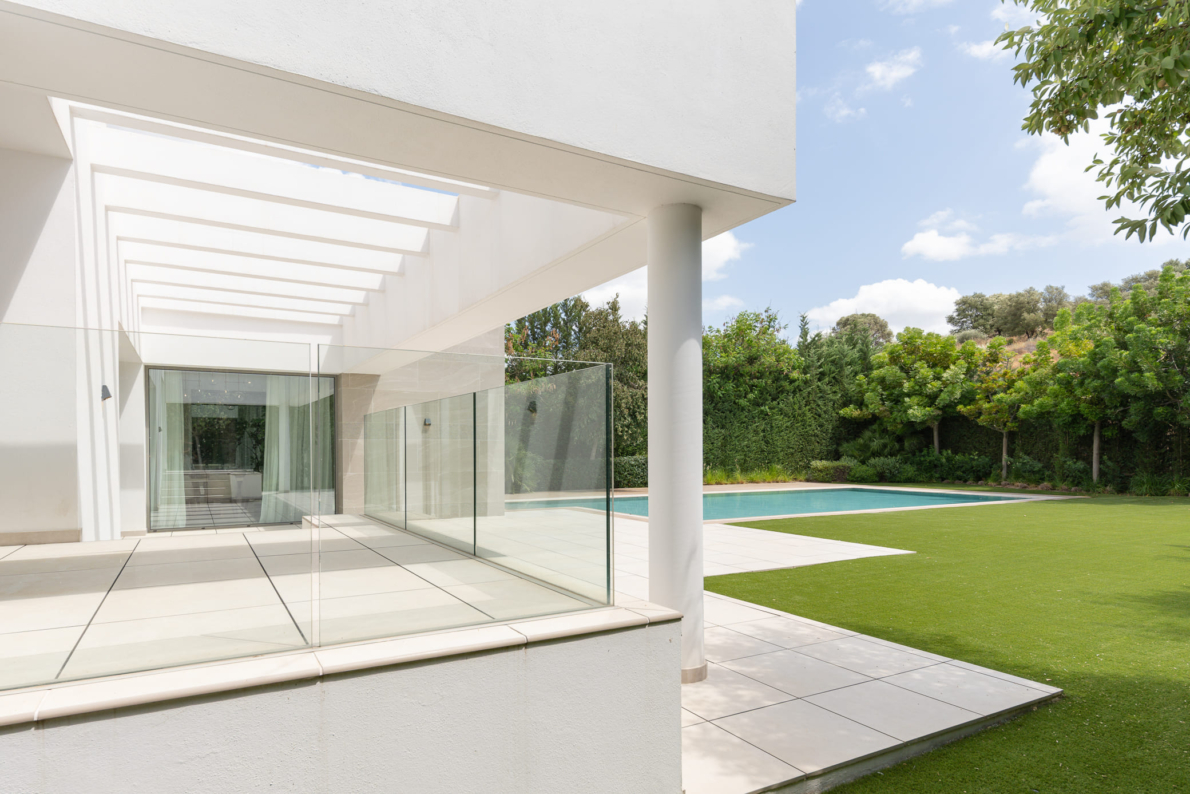 DP-100-34698397-01-18 New build Villa for sale in Estepona