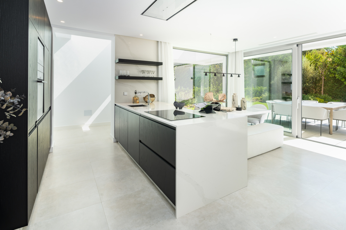 DP-100-34698397-01-23 New build Villa for sale in Estepona