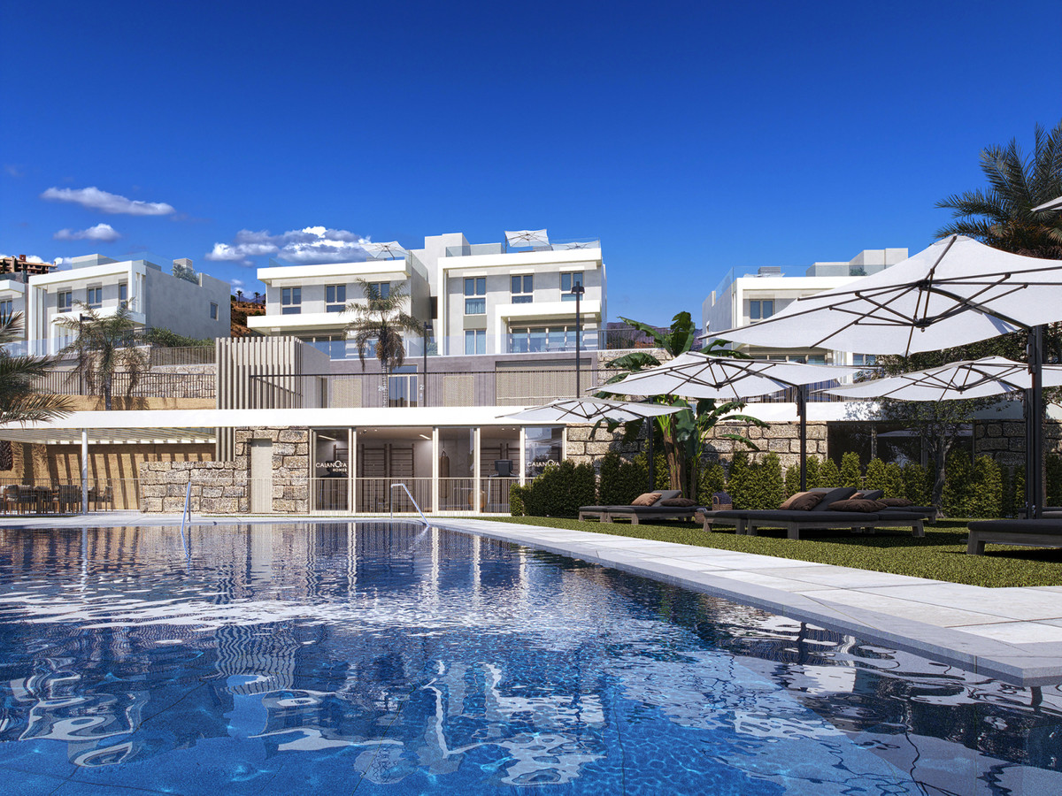 Villa for sale in Calanova Golf