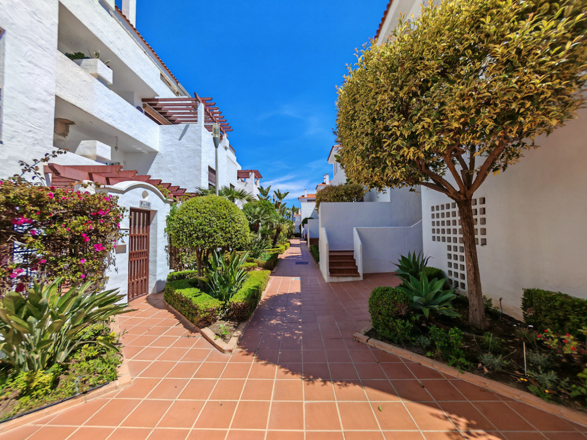 Apartment for sale in Nueva Andalucía