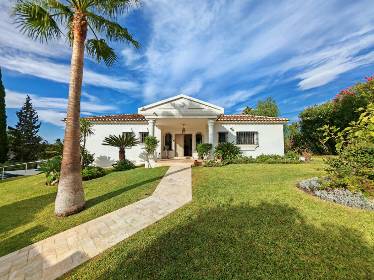 Villa for sale in El Chaparral