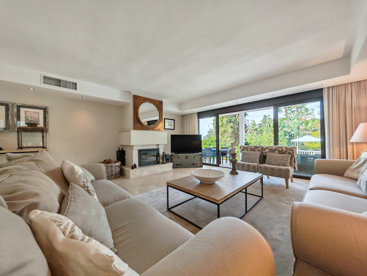 Villa for sale in El Chaparral