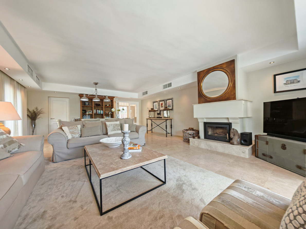 Villa for sale in El Chaparral