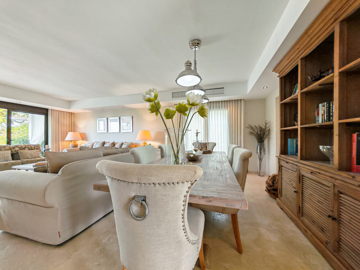Villa for sale in El Chaparral