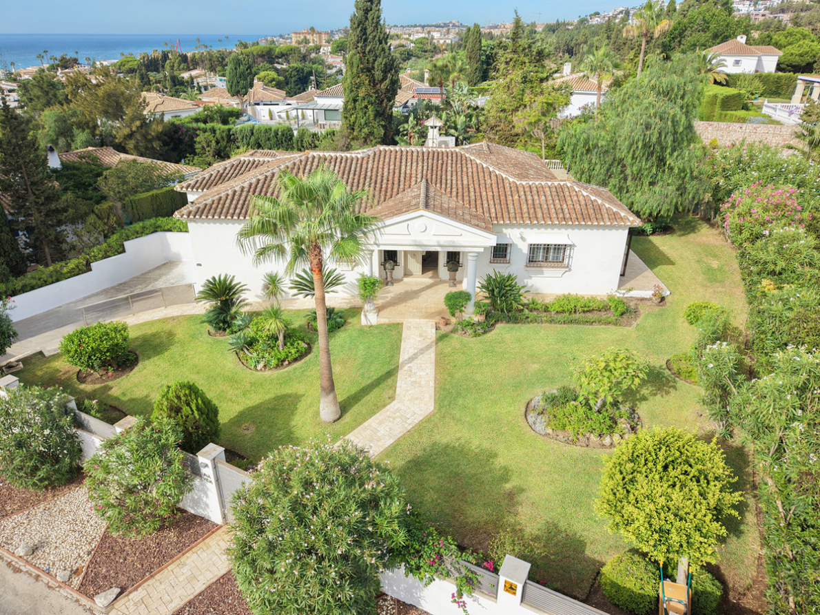 Villa for sale in El Chaparral