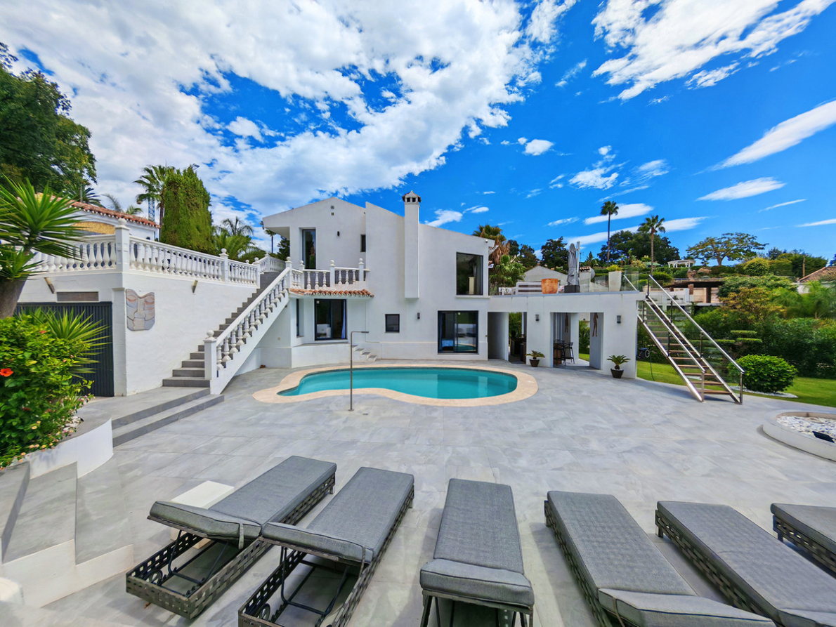 Villa for sale in El Rosario