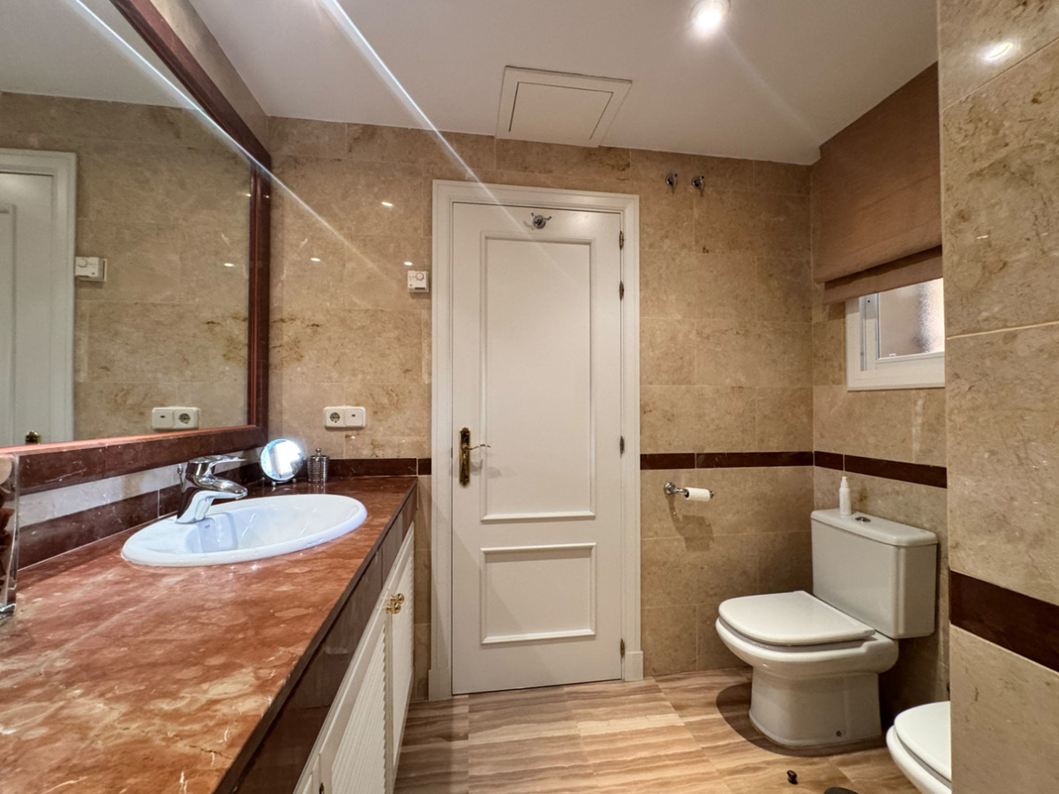 Apartment for sale in Elviria
