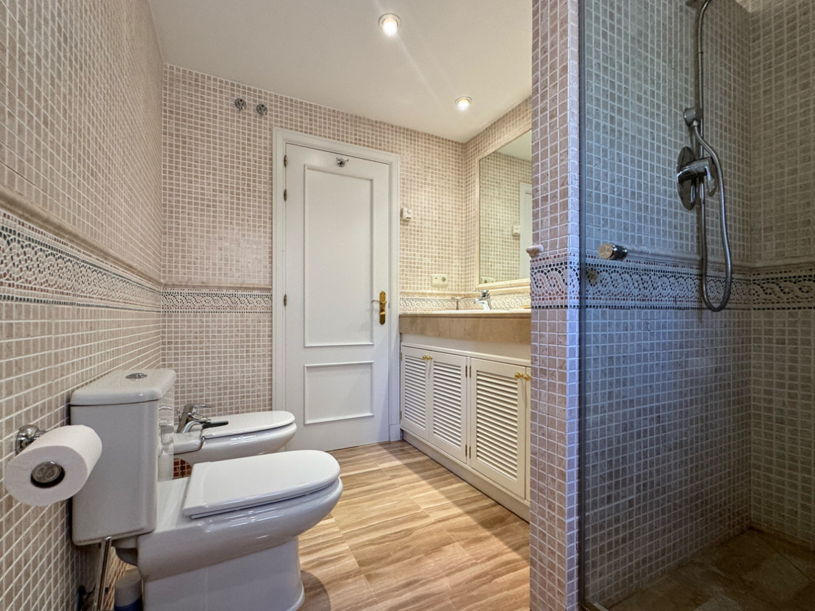 Apartment for sale in Elviria