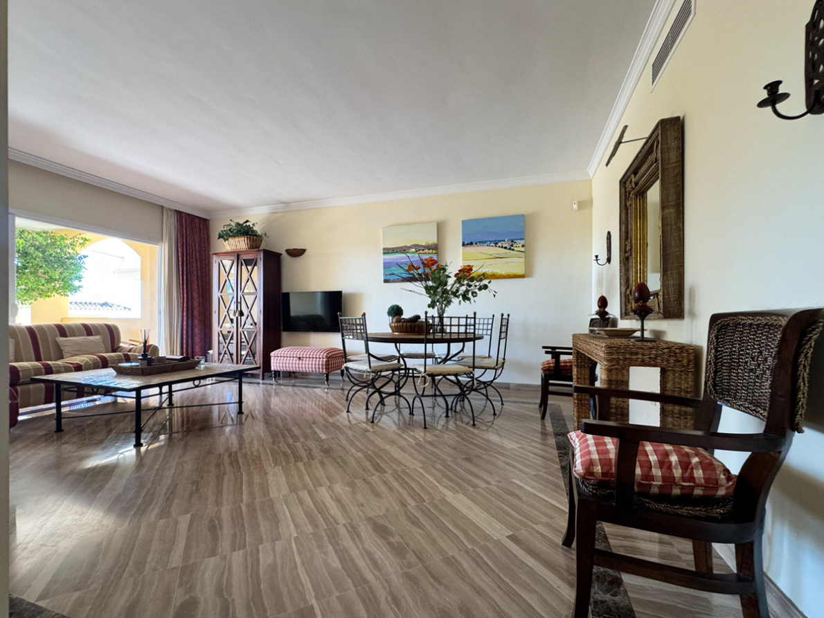 Apartment for sale in Elviria