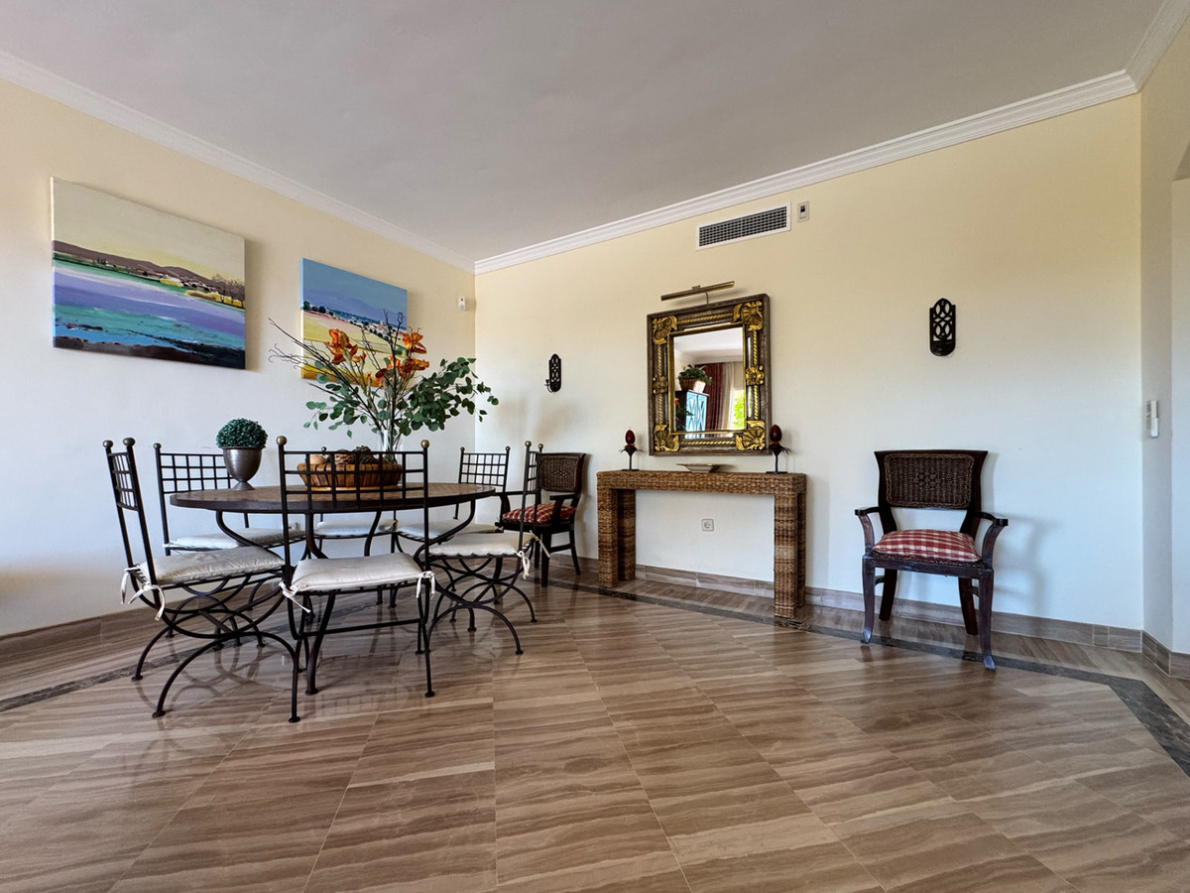 Apartment for sale in Elviria