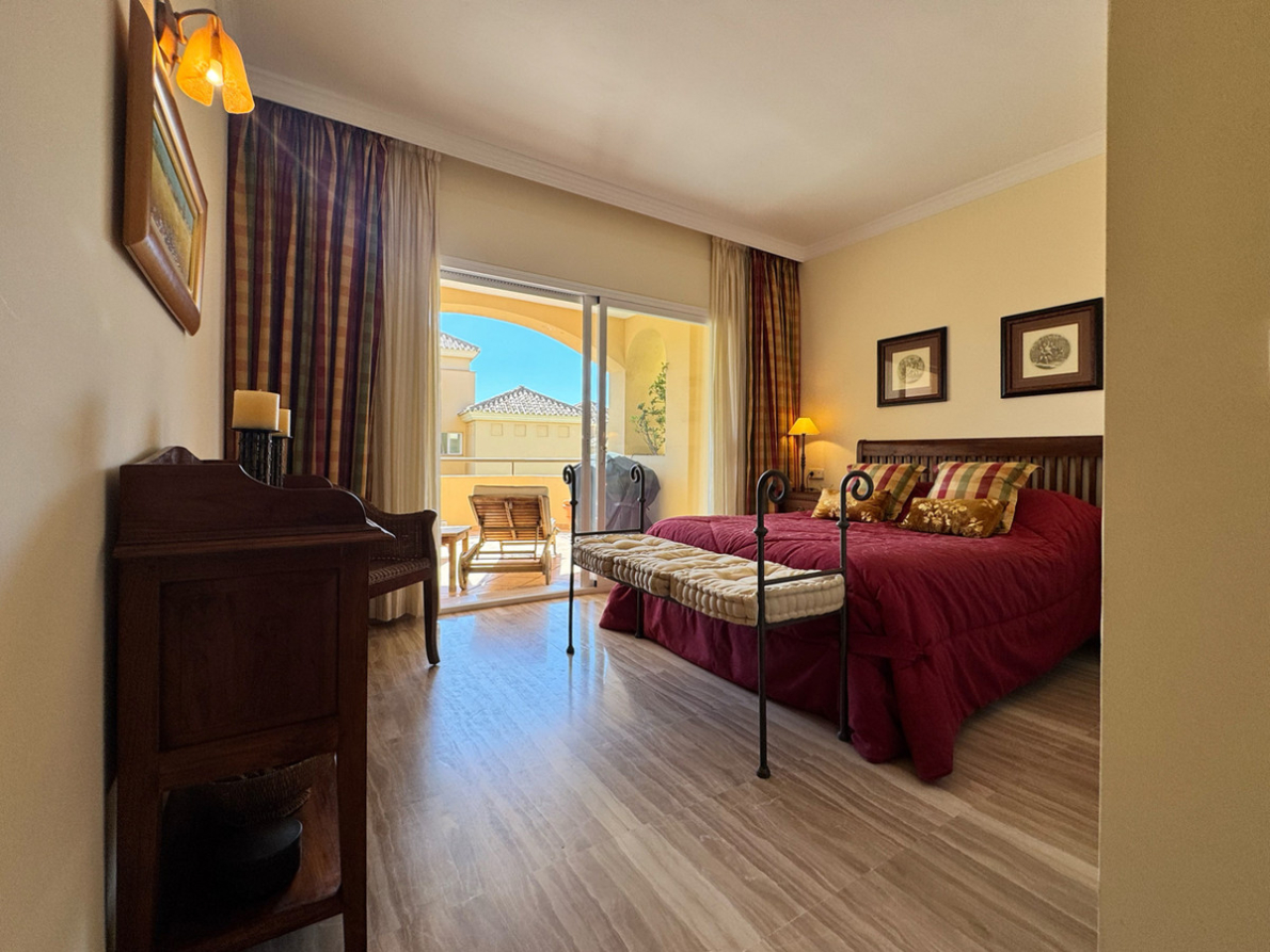 Apartment for sale in Elviria