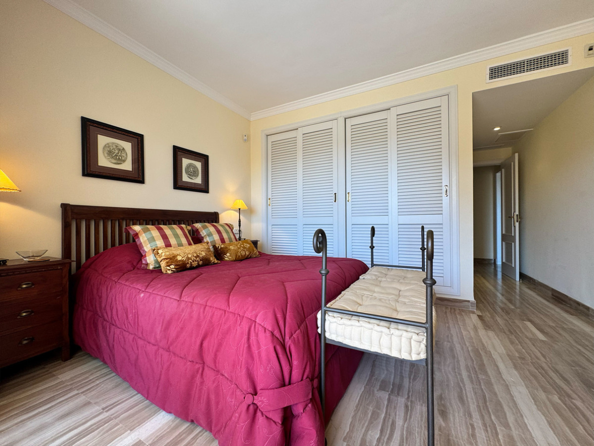 Apartment for sale in Elviria